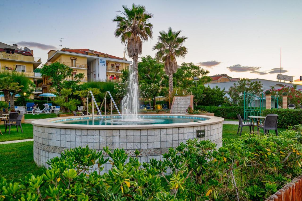 Hotel Miramare - Silvi Marina Exterior photo